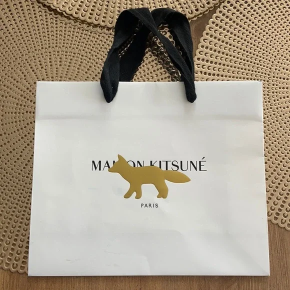 ☆関税込☆MAISON KITSUNE★SHOPPING BAGPALAIS ★ MAISON KITSUNE | Bags | Maison Kitsune Paris Small White